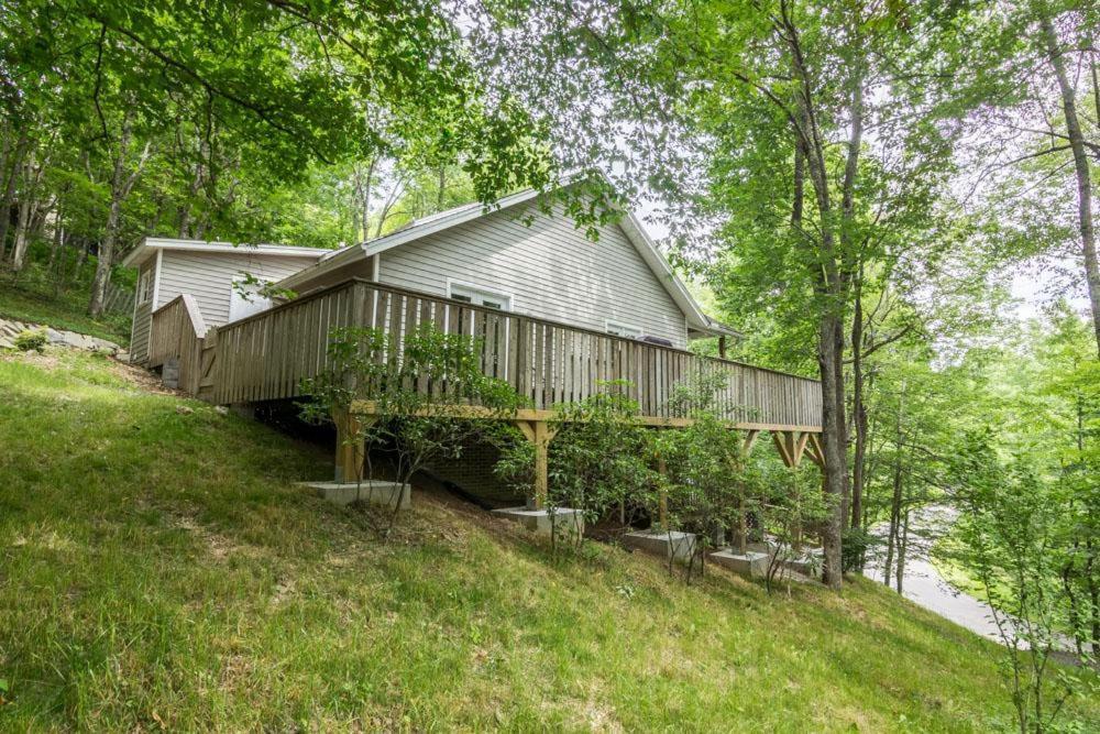 A Treetop Escape Villa Blowing Rock Exterior photo