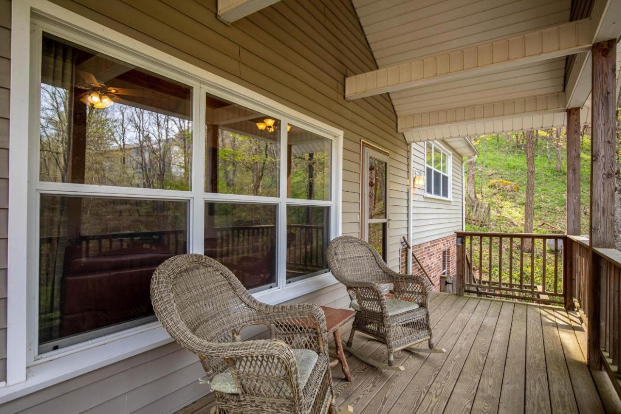 A Treetop Escape Villa Blowing Rock Exterior photo